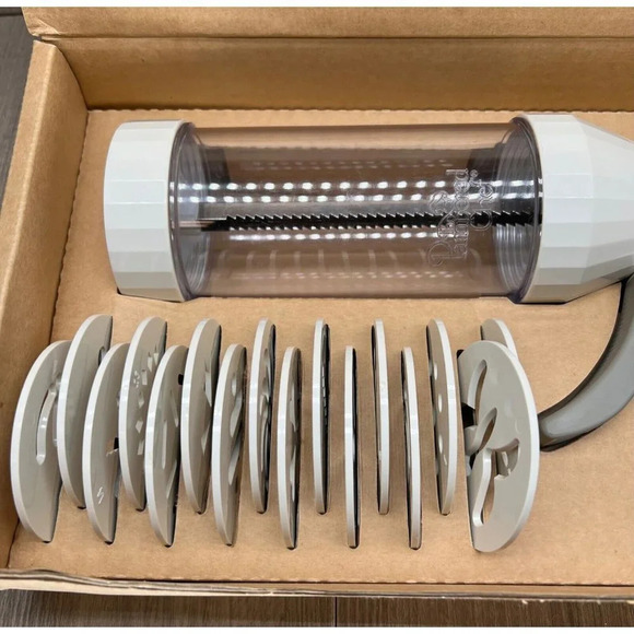 The Pampered Chef 1525 Cookie Press w/ 16-Piece Discs Complete Set - Picture 5 of 6